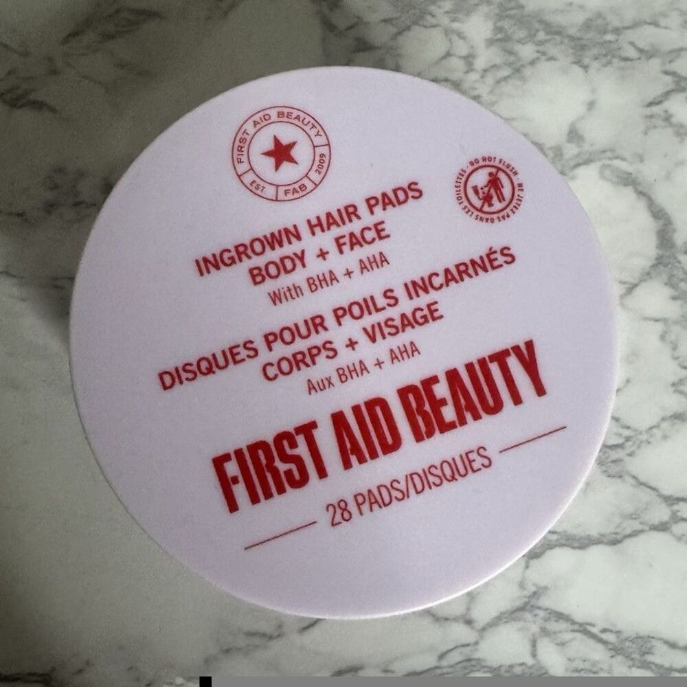 First Aid Beauty Ingrown Hair Pads BHA + AHA Body & Face 28 Unscented